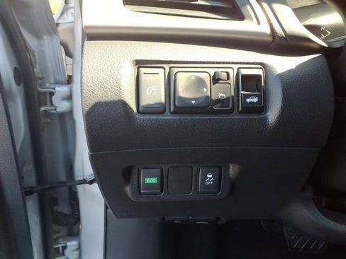 Used 2019 Nissan Sentra SV FWD image 16