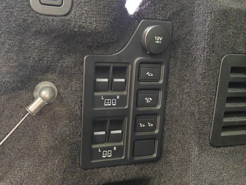 Used 2020 Land Rover Discovery HSE Luxury image 43