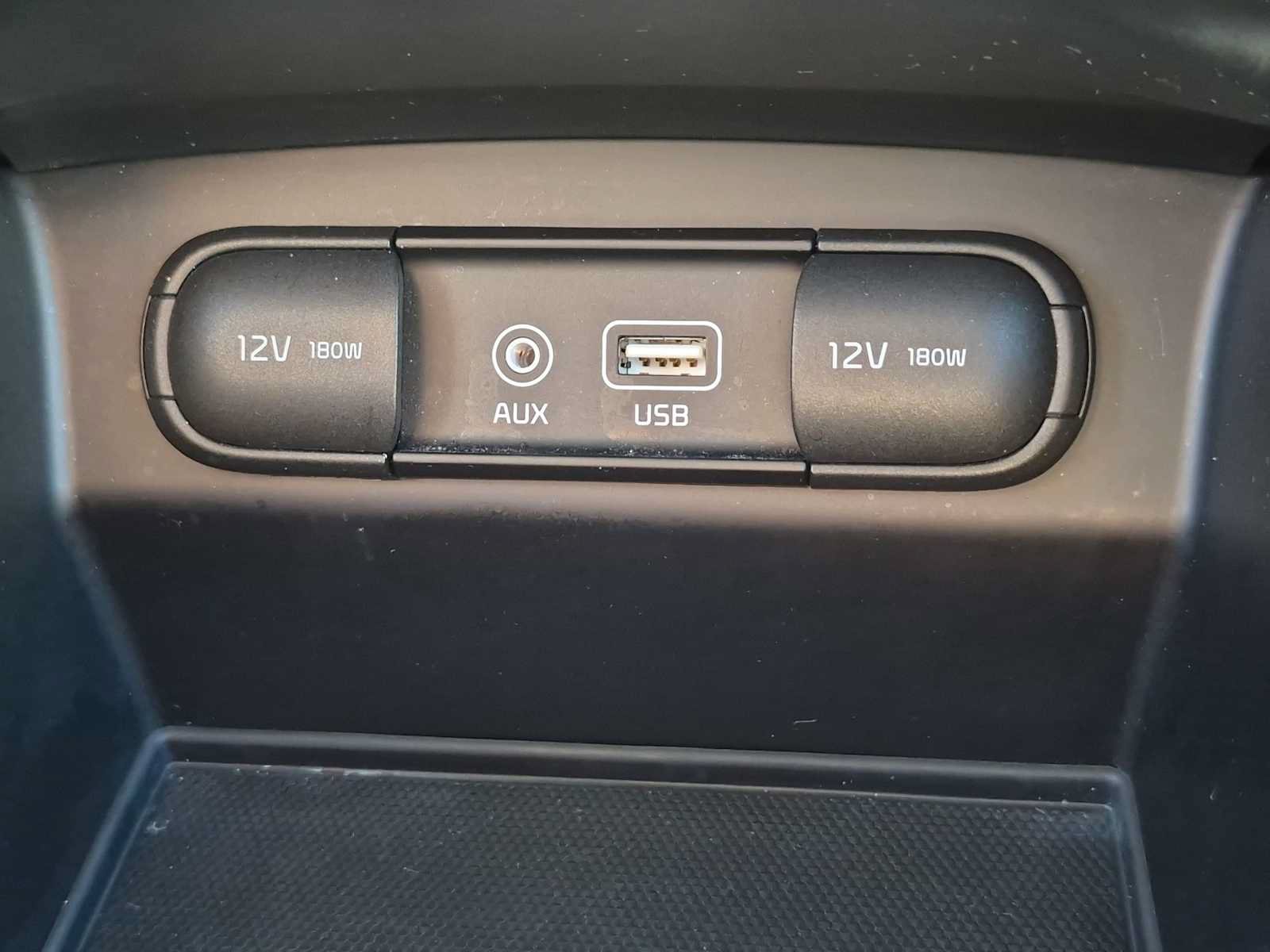 Used 2018 Kia Sorento FWD image 28