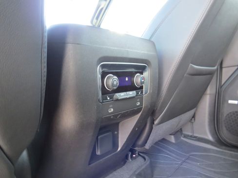 Certified 2021 Chevrolet Tahoe Z71 w/ Luxury Package image 19