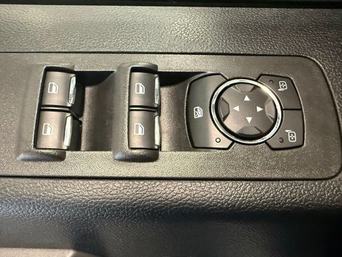 Used 2017 Ford F150 XLT w/ Equipment Group 302A Luxury AWD/4WD image 19