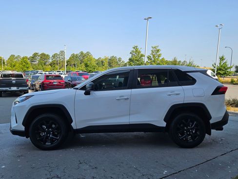 Used 2025 Toyota RAV4 LE FWD image 4