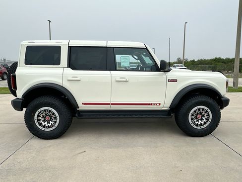 New 2026 Ford Bronco Outer Banks AWD/4WD image 3