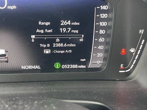 Used 2024 Honda Pilot Elite image 3