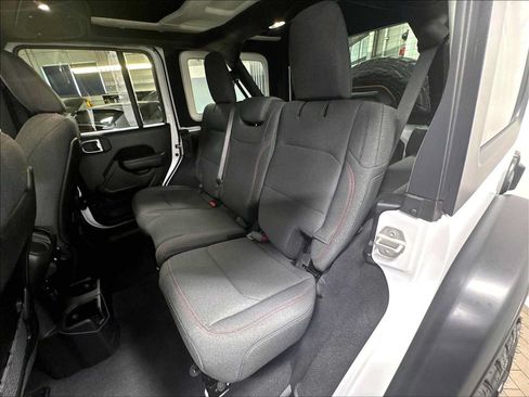 Used 2024 Jeep Wrangler Unlimited Rubicon w/ Convenience Group AWD/4WD image 30