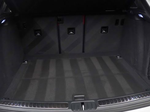 Used 2025 Porsche Macan image 13