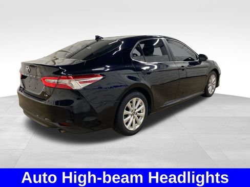 Used 2019 Toyota Camry LE FWD image 10