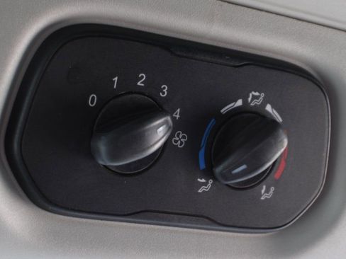 Used 2019 Ford Transit 350 XLT image 32