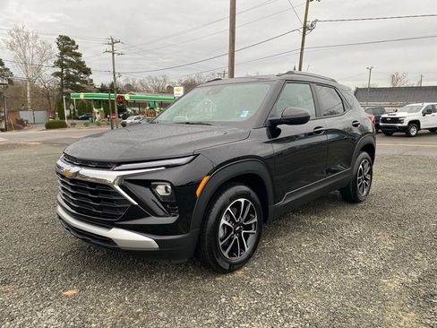 New 2026 Chevrolet TrailBlazer LT w/ LPO, Blackout Package FWD image 7
