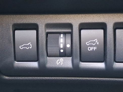 Certified 2025 Subaru Outback Premium image 25