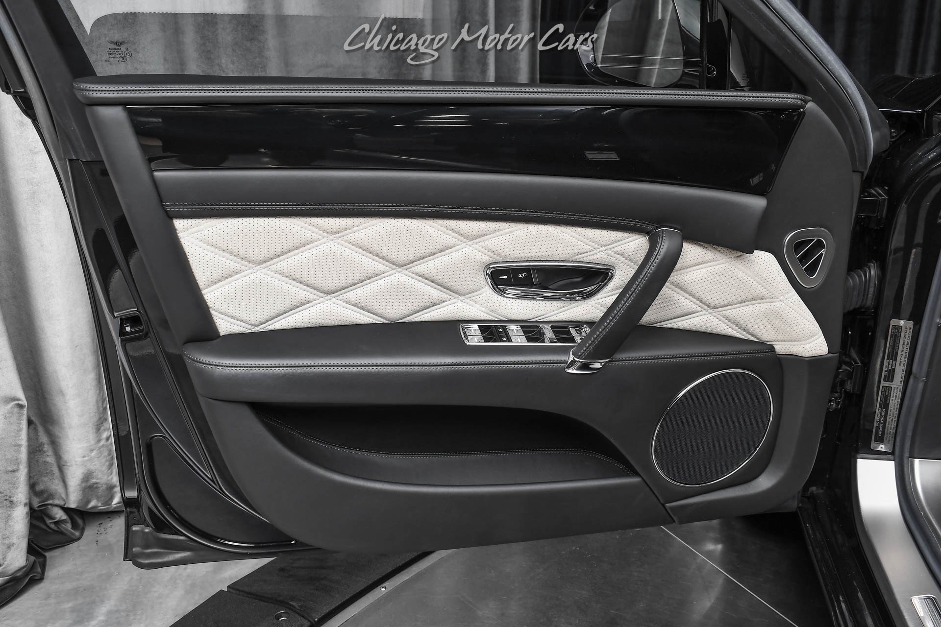 Used 2014 Bentley Flying Spur W12 AWD/4WD image 32