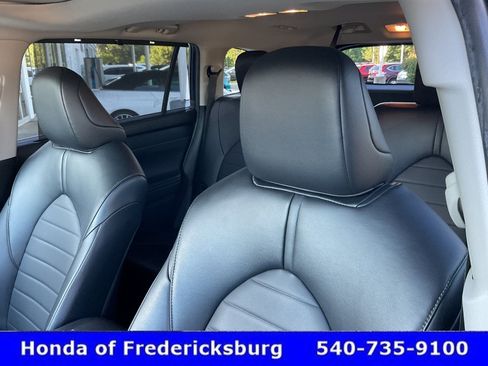 Used 2022 Toyota Highlander XLE AWD/4WD image 31