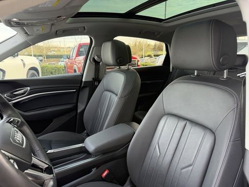 Used 2022 Audi e-tron Premium w/ Convenience Plus Package image 16