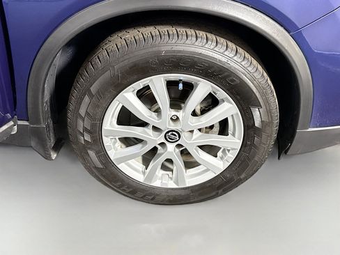 Used 2018 Nissan Rogue SV FWD image 32