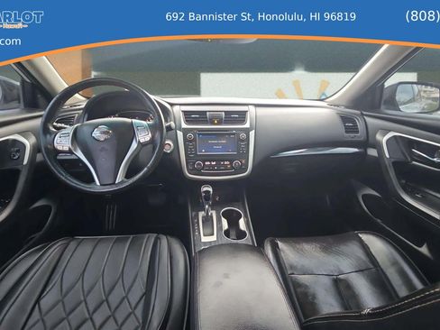 Used 2017 Nissan Altima 2.5 SL w/ 2.5 Technology Package FWD image 11