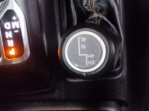 Used 2020 Jeep Wrangler Unlimited Sahara image 34