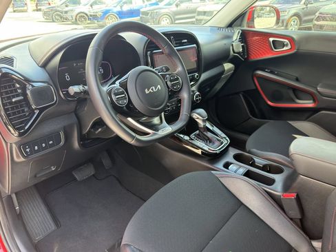 Certified 2025 Kia Soul GT-Line w/ GT-Line Technology Package FWD image 17