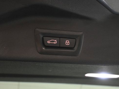 Certified 2024 BMW X5 xDrive50e w/ Premium Package image 38