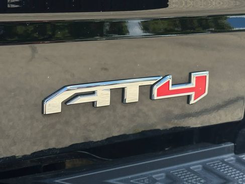 Used 2025 GMC Sierra 1500 AT4 w/ Technology Package AWD/4WD image 42