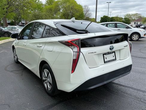 Used 2018 Toyota Prius Four FWD image 8