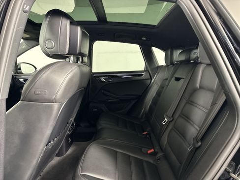Used 2022 Porsche Macan S image 21