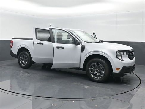 New 2025 Ford Maverick XLT image 27