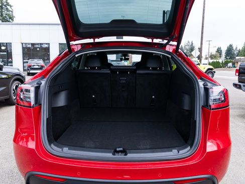 Used 2022 Tesla Model Y Long Range AWD/4WD image 7