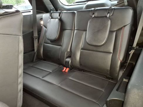 Used 2023 Ford Explorer ST-Line AWD/4WD image 12