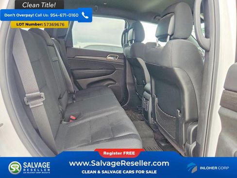 Used 2017 Jeep Grand Cherokee Laredo w/ Quick Order Package 23E AWD/4WD image 15