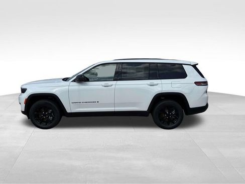 New 2025 Jeep Grand Cherokee L Altitude image 22