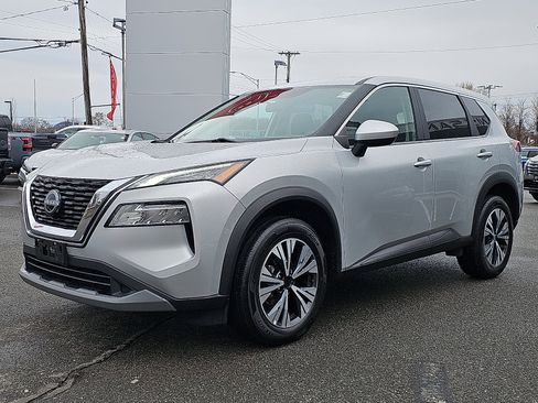 Certified 2023 Nissan Rogue SV image 3