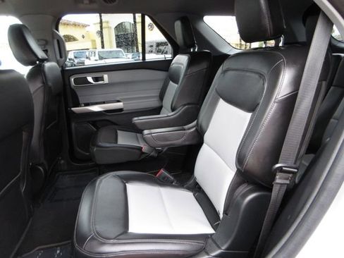 Certified 2022 Ford Explorer XLT w/ Equipment Group 202A image 23