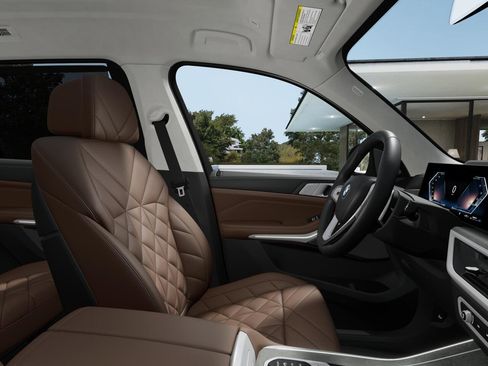 Used 2026 BMW X7 xDrive40i image 9