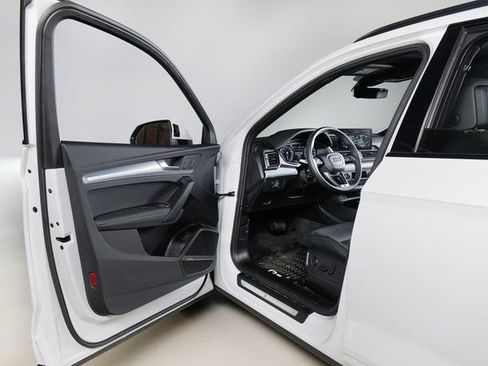 Certified 2025 Audi Q5 2.0T Premium Plus AWD/4WD image 26