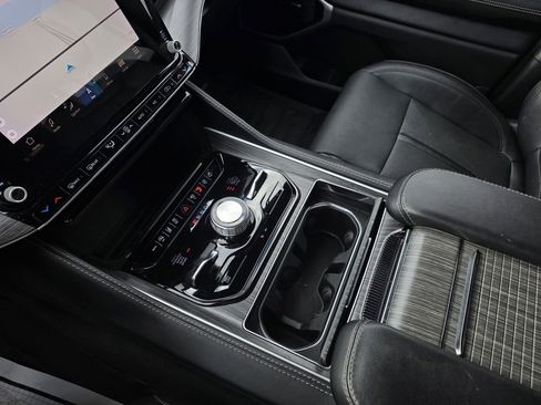 Used 2023 Jeep Wagoneer L Series III w/ Premium Group I image 21