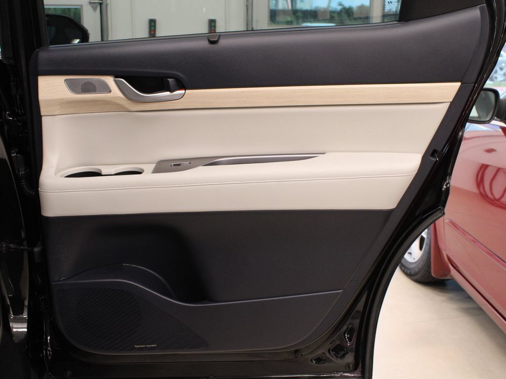 Used 2023 Hyundai Palisade Calligraphy w/ Winter Package FWD image 42