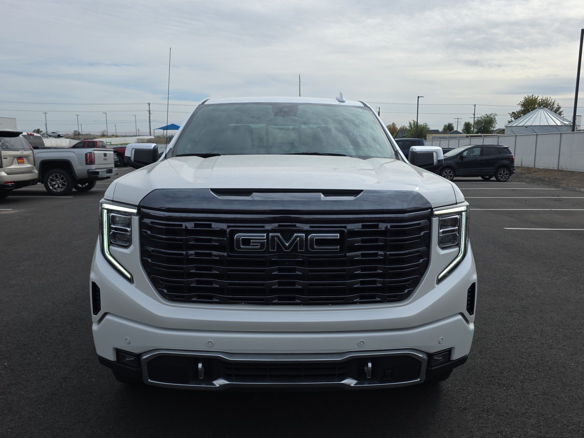 Used 2022 GMC Sierra 1500 Denali Ultimate AWD/4WD image 2