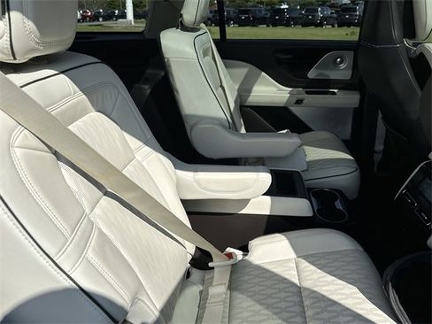 Used 2020 Lincoln Aviator Black Label w/ Dynamic Handling Package image 15