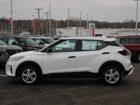 Certified 2025 Nissan Kicks Play S FWD image 11