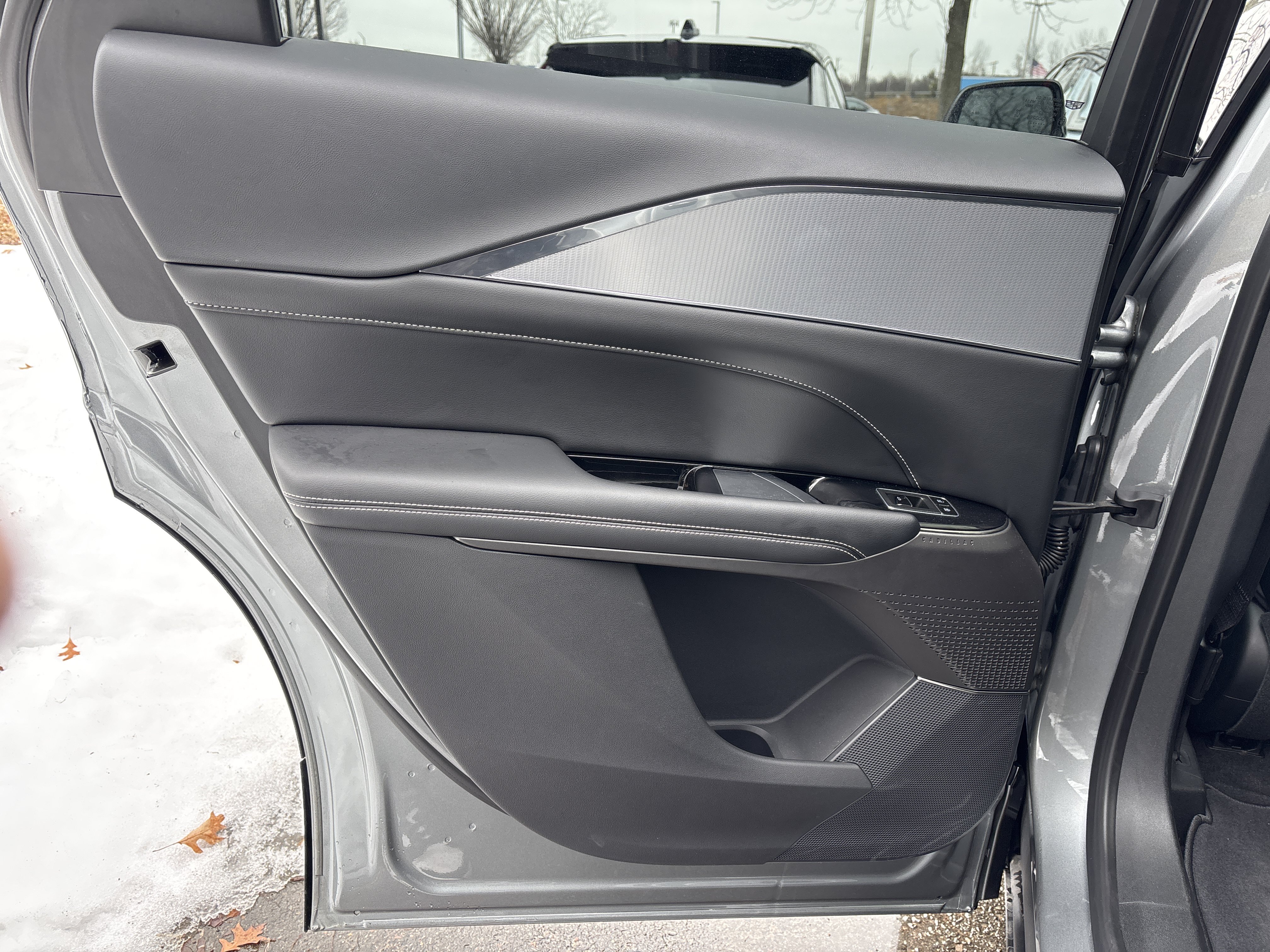 Used 2024 Cadillac Lyriq Tech RWD image 28
