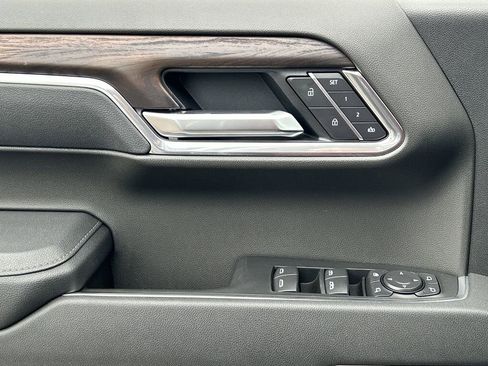 Used 2026 GMC Sierra 1500 SLT AWD/4WD image 23