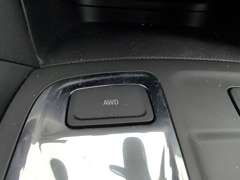 Used 2024 Chevrolet Equinox LT AWD/4WD image 15