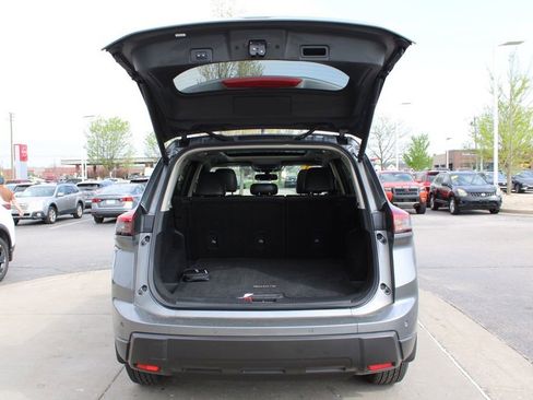 Used 2024 Nissan Rogue SV w/ SV Premium Package image 10