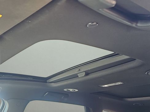 Used 2022 Buick Enclave Premium w/ Experience Buick Package image 8