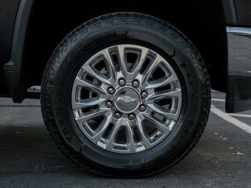 Used 2020 Chevrolet Silverado 2500 High Country w/ Z71 Off-Road Package image 5