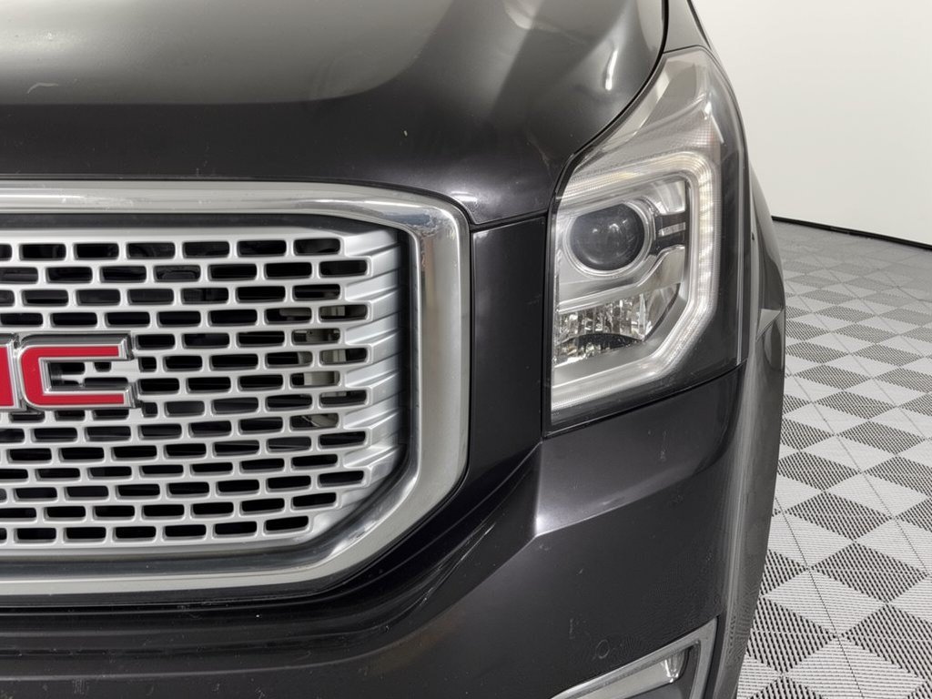 Used 2017 GMC Yukon Denali w/ Open Road Package AWD/4WD image 12