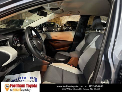Used 2025 Toyota Corolla LE FWD image 17