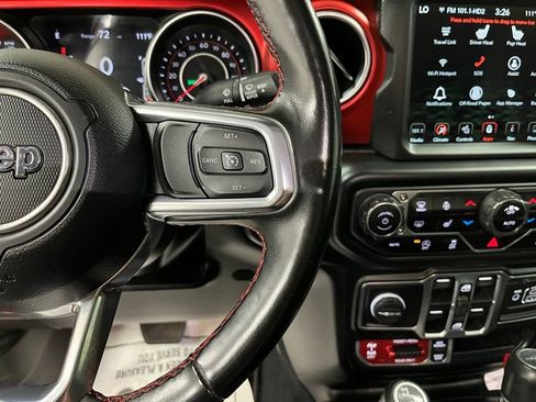 Used 2022 Jeep Gladiator Rubicon w/ Cold Weather Group AWD/4WD image 31