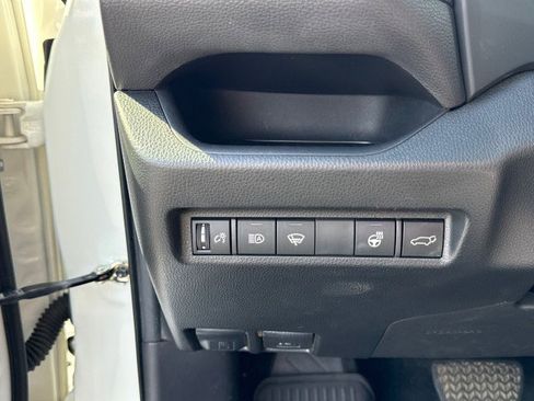 Used 2022 Toyota RAV4 XLE Premium image 20