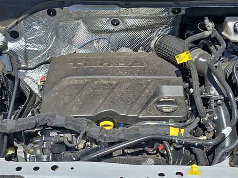 Used 2025 Chevrolet Trax LS image 31